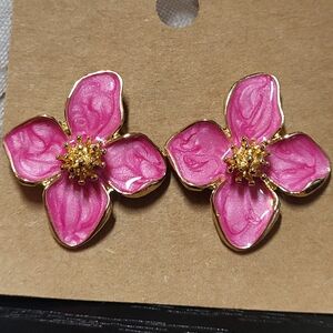 Pink Swirl Enamel Gold Tone Dogwood Flower Stud Earrings NWOT